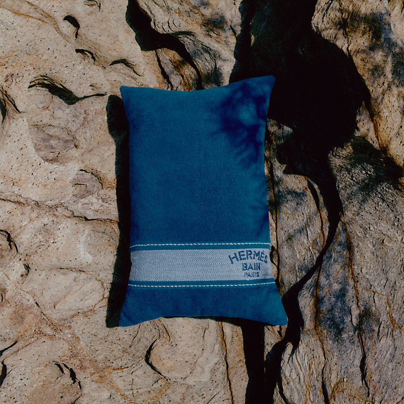 Yachting Uni beach pillow | Hermès Singapore